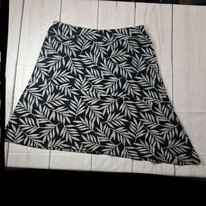 J.JILL WEAREVER COLLECTION Asymmetric SKIRT Black Leaf Print STRETCH Sz M Petit